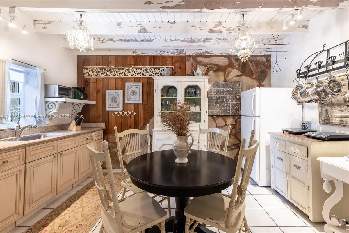 19521 SW 128th Ct, Miami FL 33177