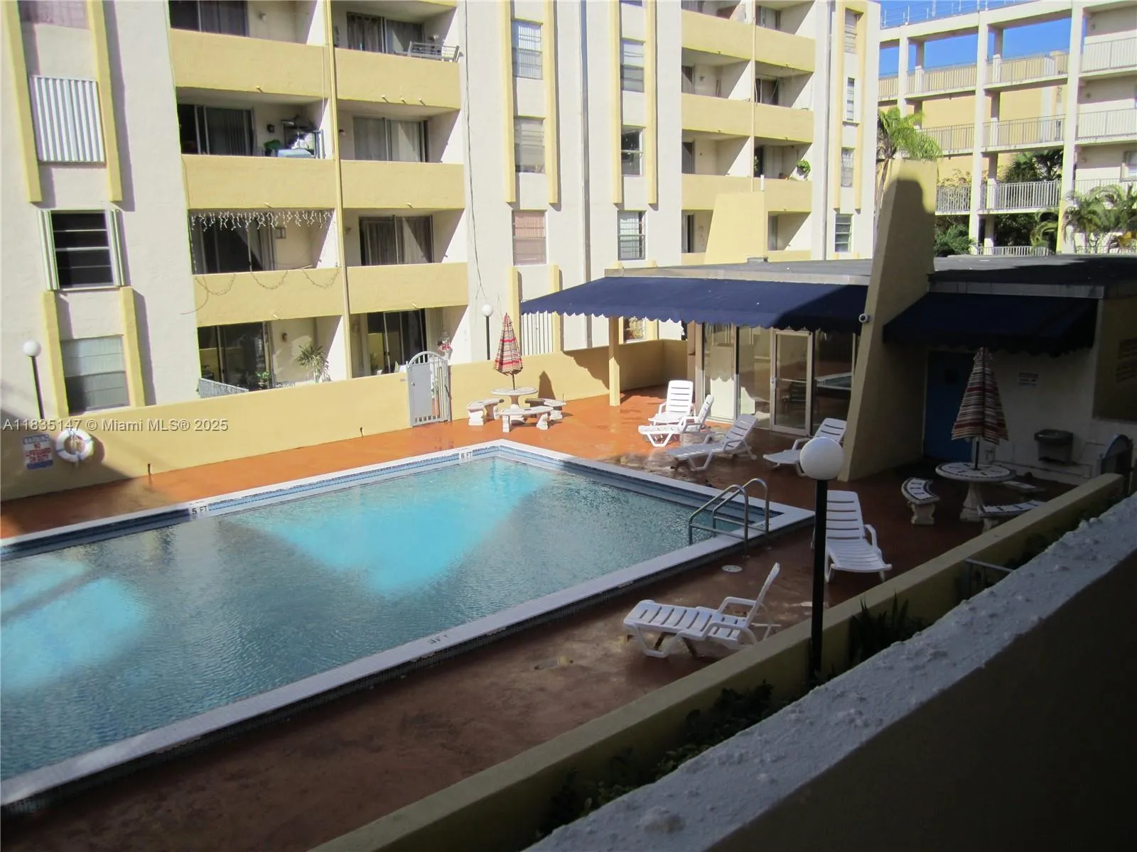 10000 NW 80th Ct, Hialeah Gardens FL 33016