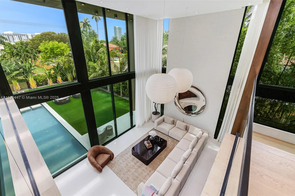 2355 Meridian Ave, Miami Beach FL 33140