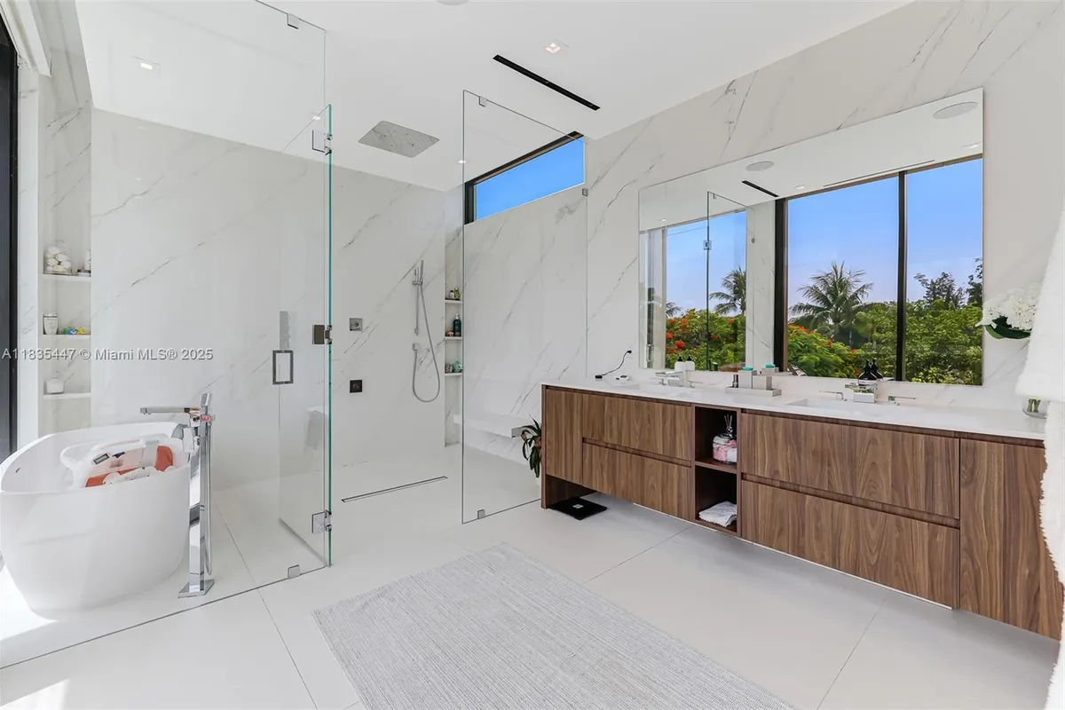 2355 Meridian Ave, Miami Beach FL 33140