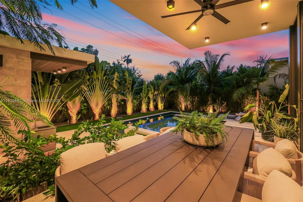 2355 Meridian Ave, Miami Beach FL 33140