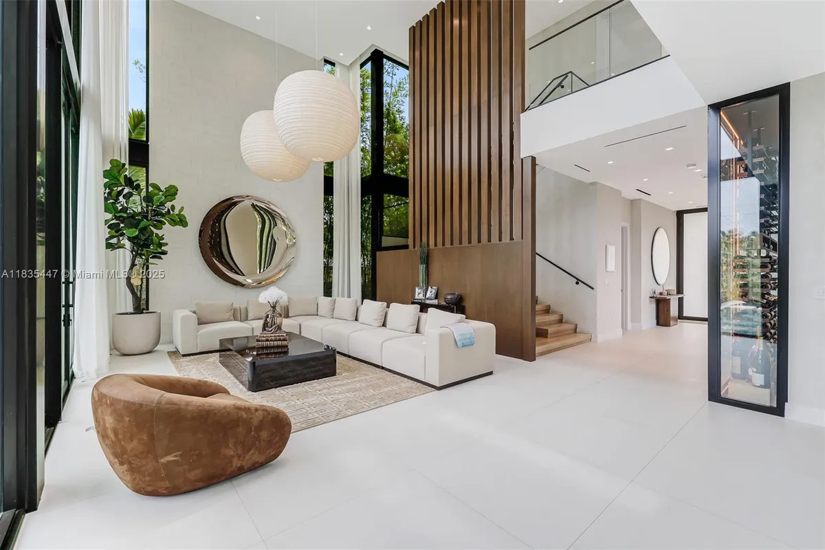 2355 Meridian Ave, Miami Beach FL 33140