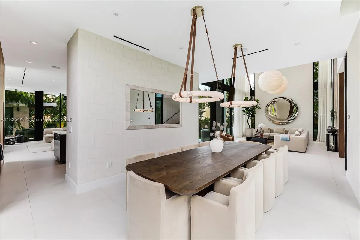 2355 Meridian Ave, Miami Beach FL 33140