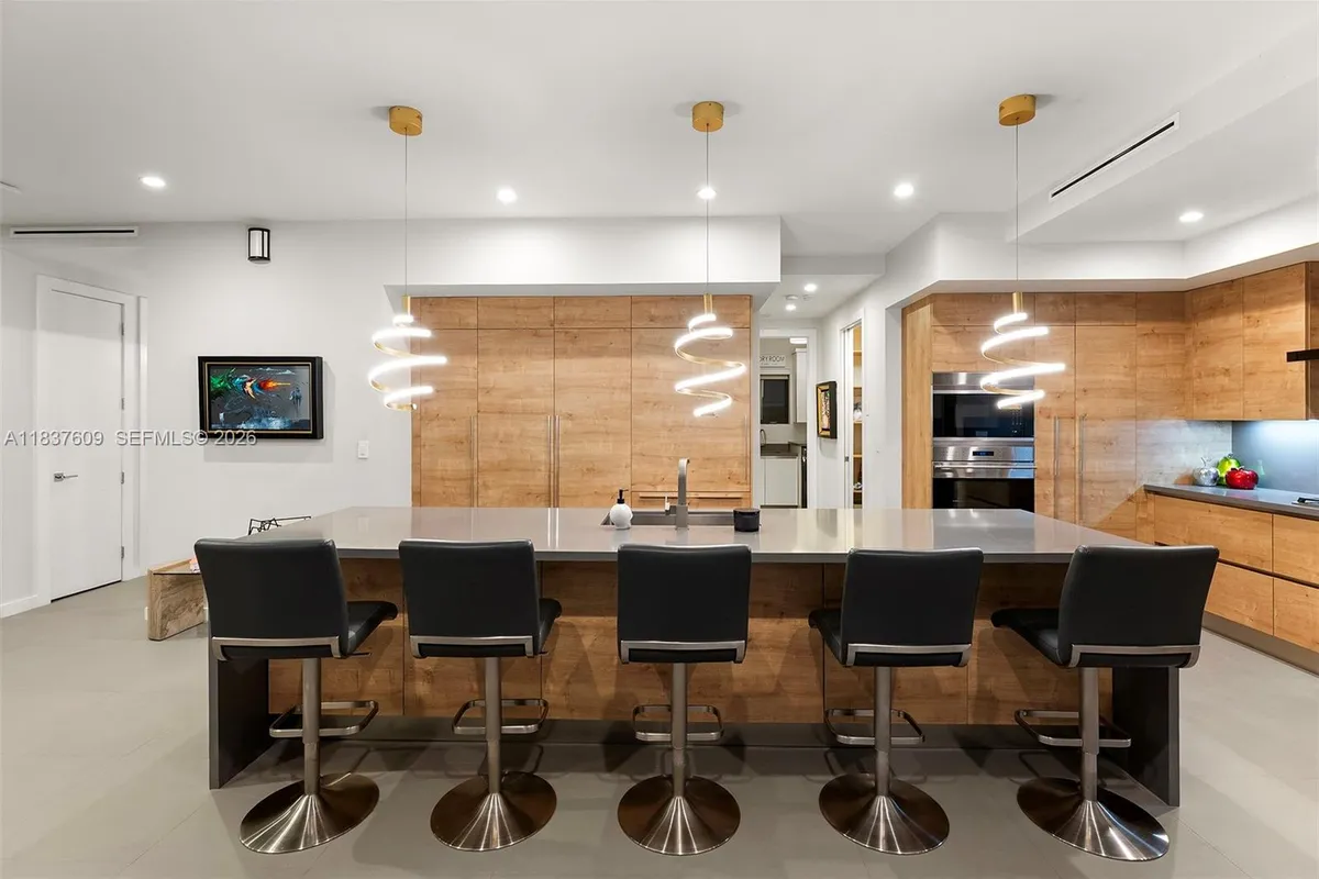 7621 SW 59th Ct, South Miami FL 33143