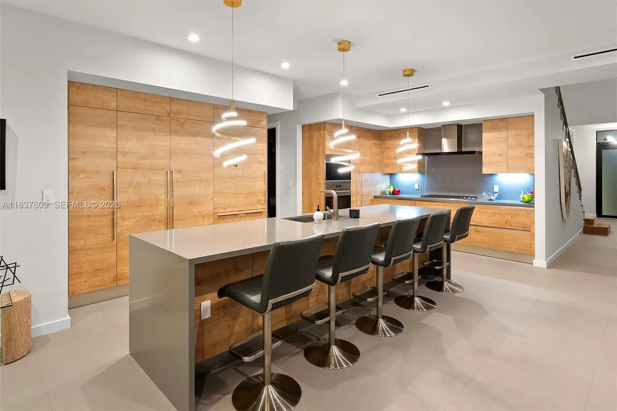 7621 SW 59th Ct, South Miami FL 33143