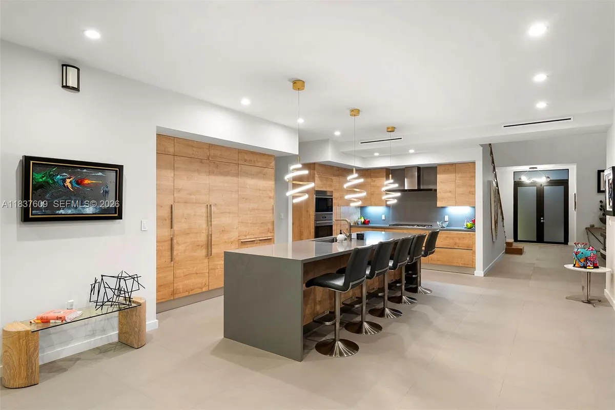 7621 SW 59th Ct, South Miami FL 33143