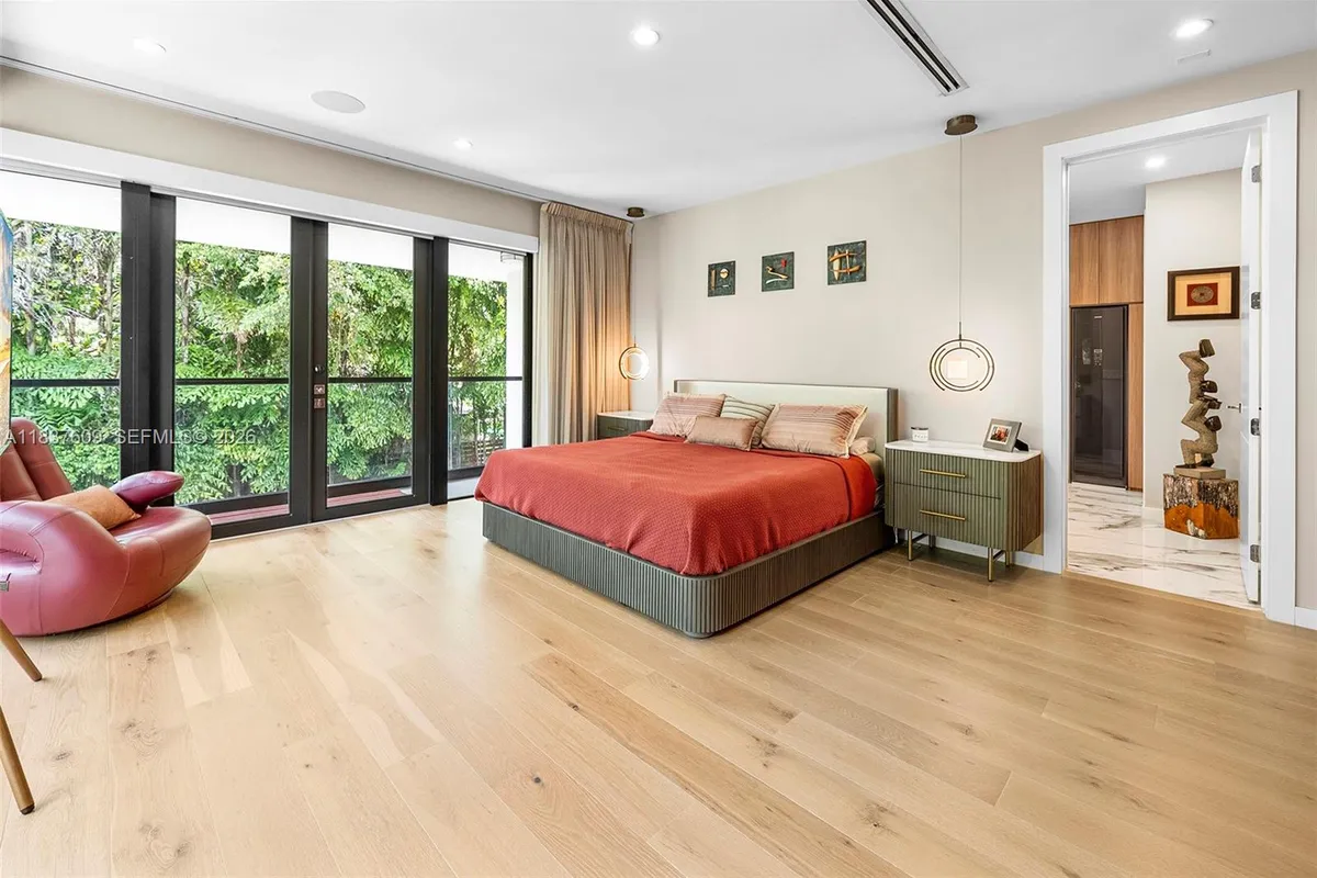 7621 SW 59th Ct, South Miami FL 33143