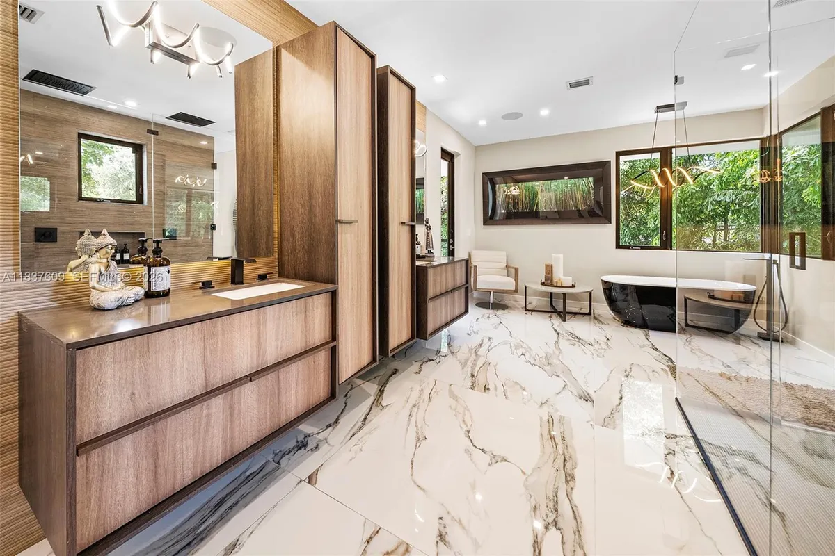 7621 SW 59th Ct, South Miami FL 33143