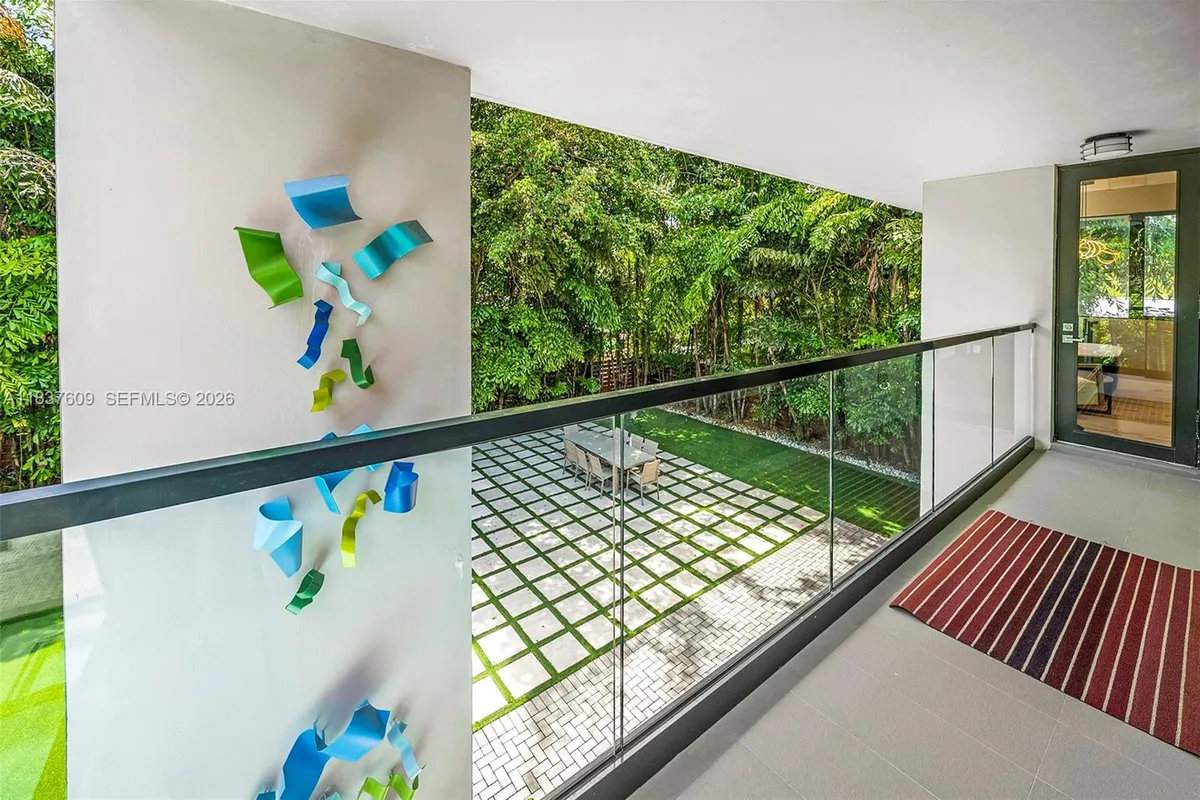 7621 SW 59th Ct, South Miami FL 33143