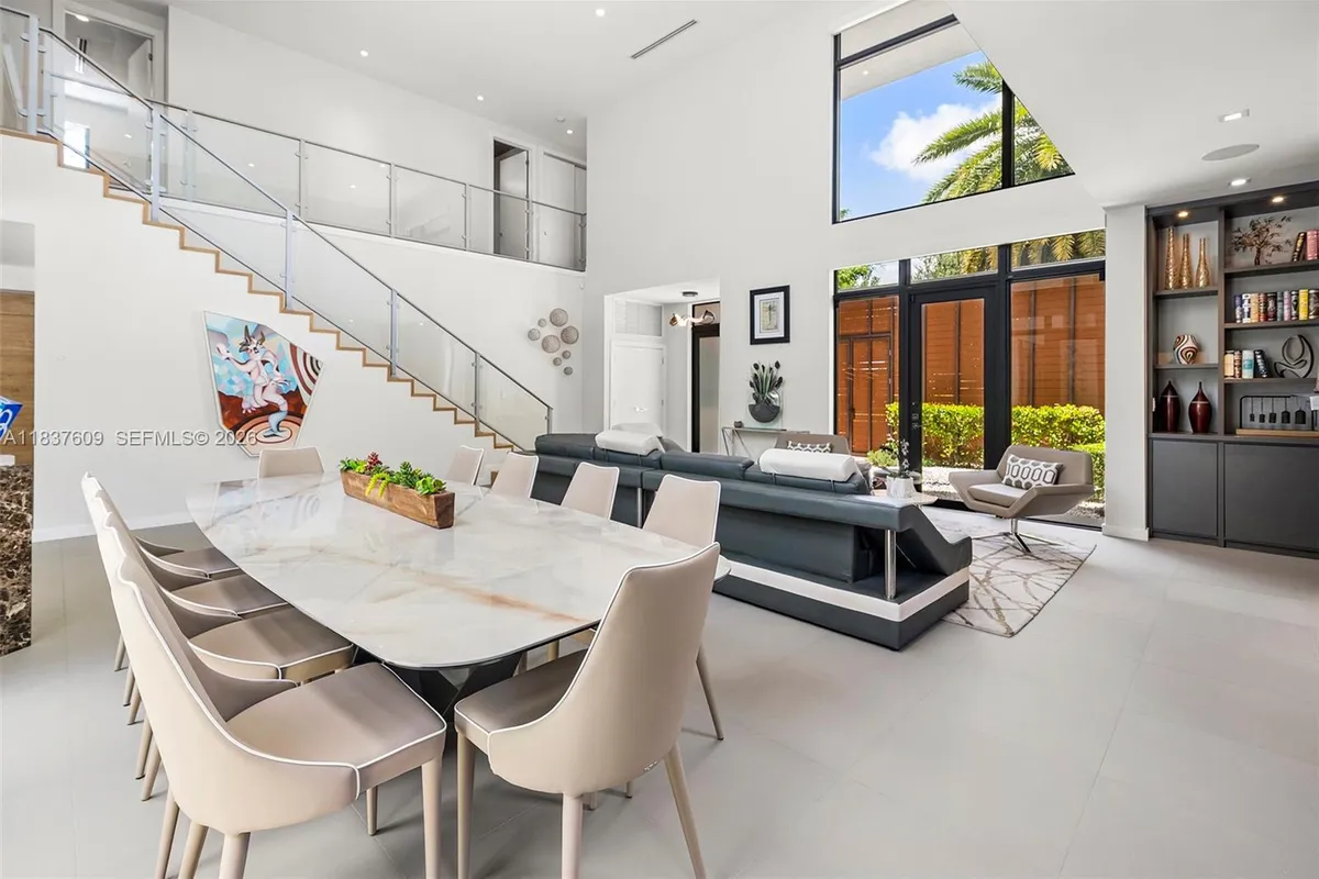 7621 SW 59th Ct, South Miami FL 33143