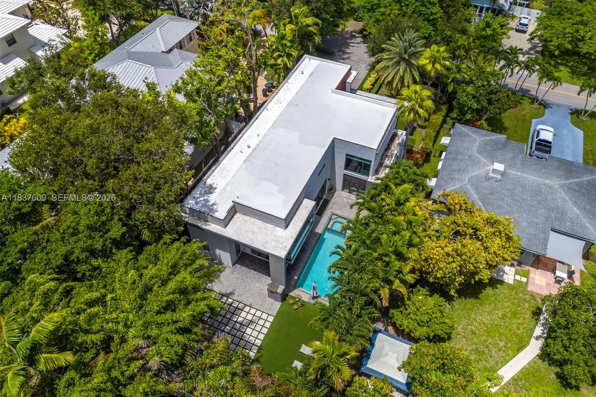 7621 SW 59th Ct, South Miami FL 33143