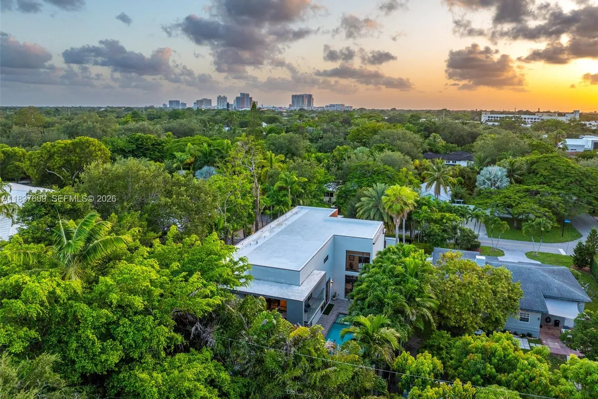 7621 SW 59th Ct, South Miami FL 33143