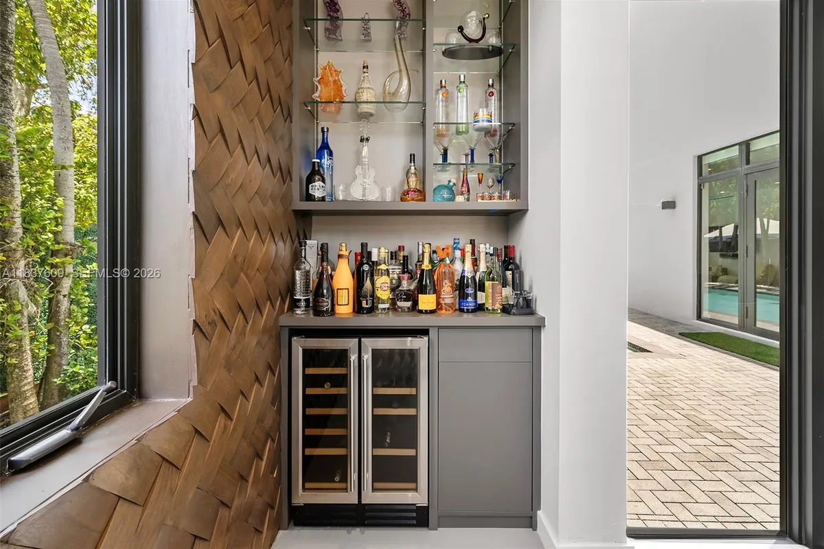 7621 SW 59th Ct, South Miami FL 33143