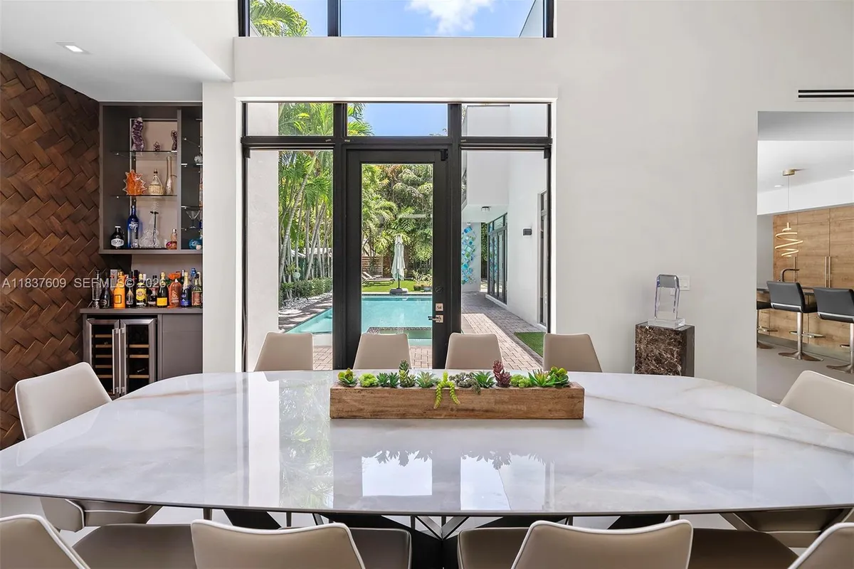 7621 SW 59th Ct, South Miami FL 33143