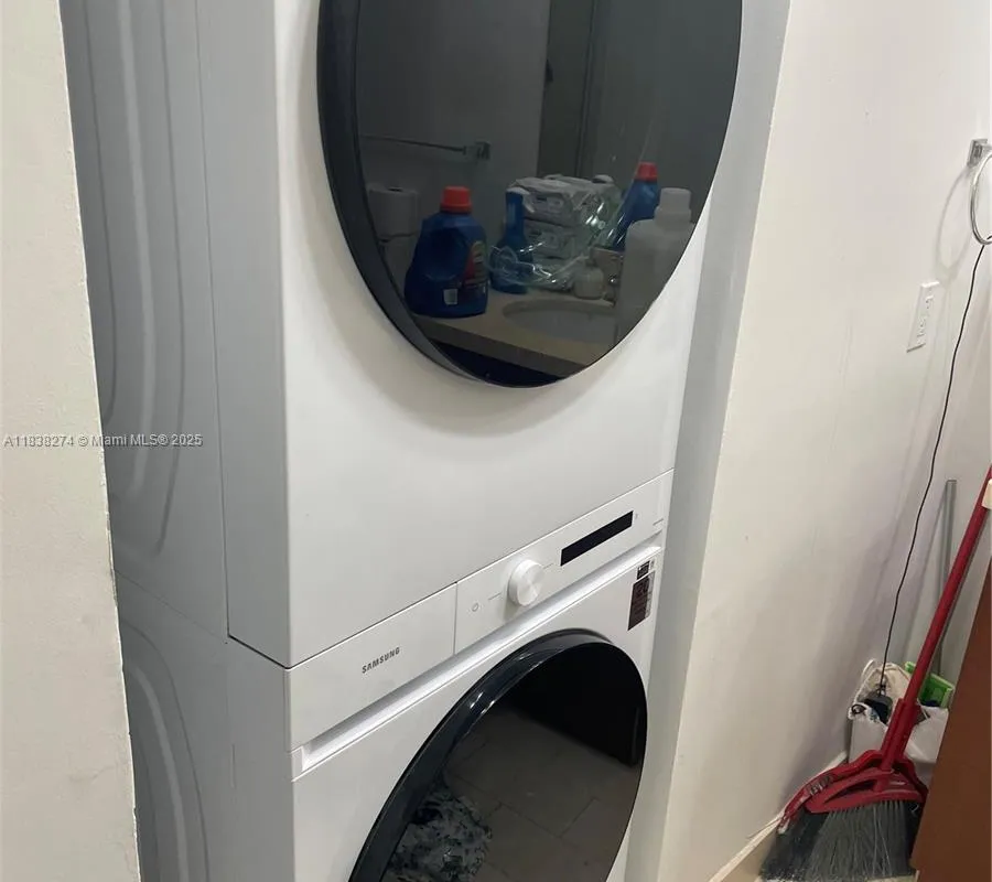 1111 SW 1st Ave, Miami FL 33130