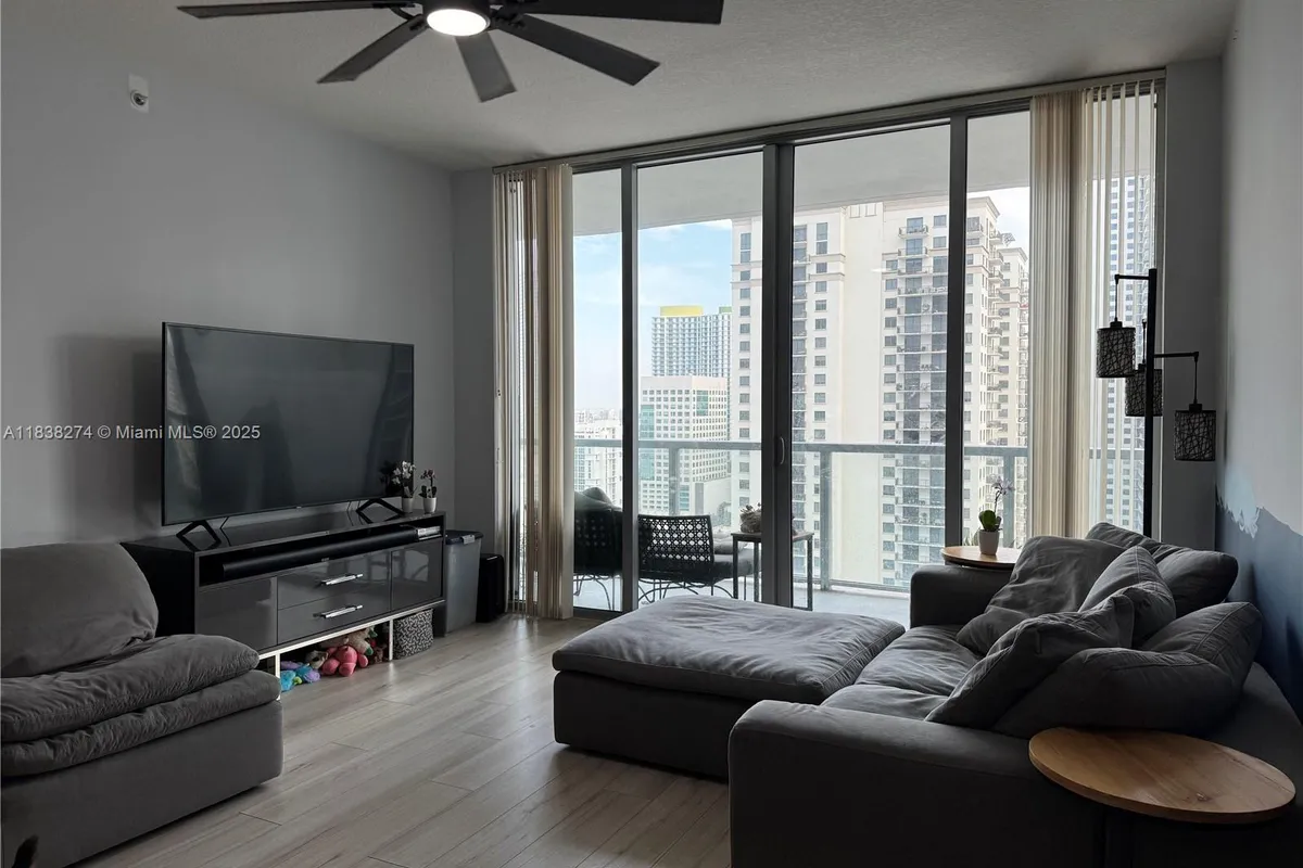 1111 SW 1st Ave, Miami FL 33130