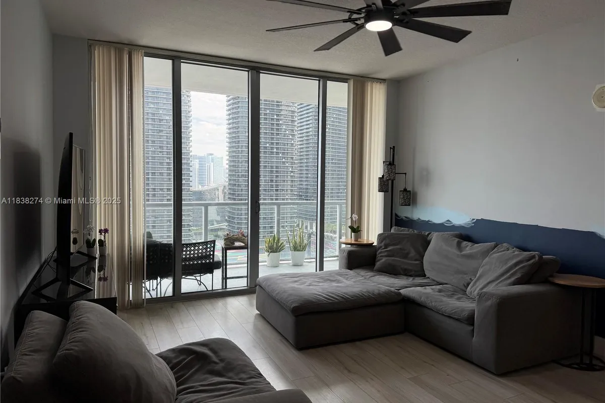 1111 SW 1st Ave, Miami FL 33130