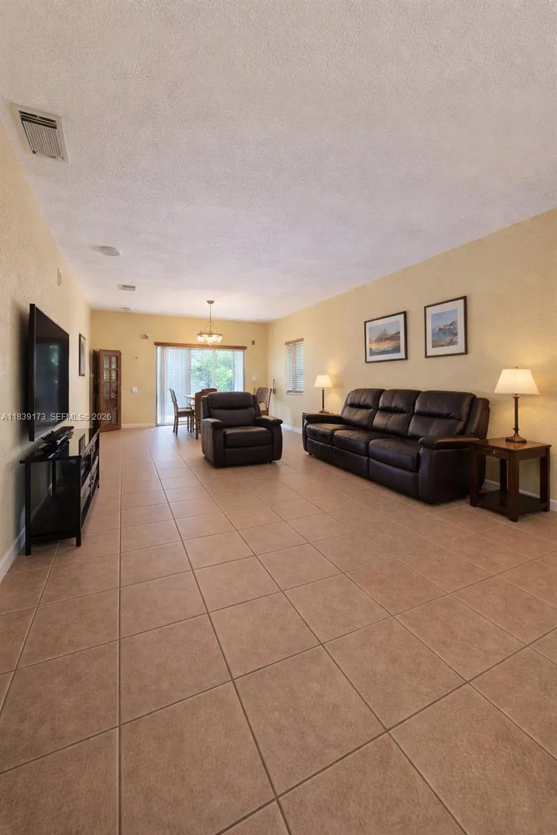 232 SE 32nd Ter, Homestead FL 33033