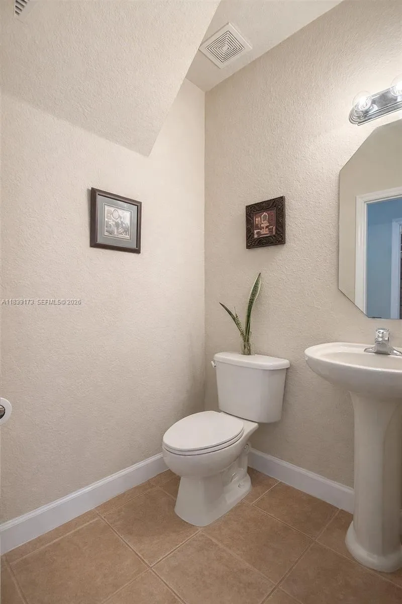 232 SE 32nd Ter, Homestead FL 33033