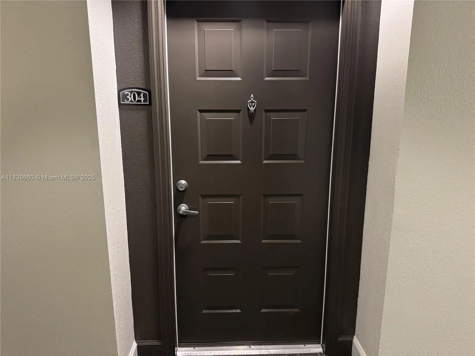 6001 SW 70th St # 304, South Miami FL 33143