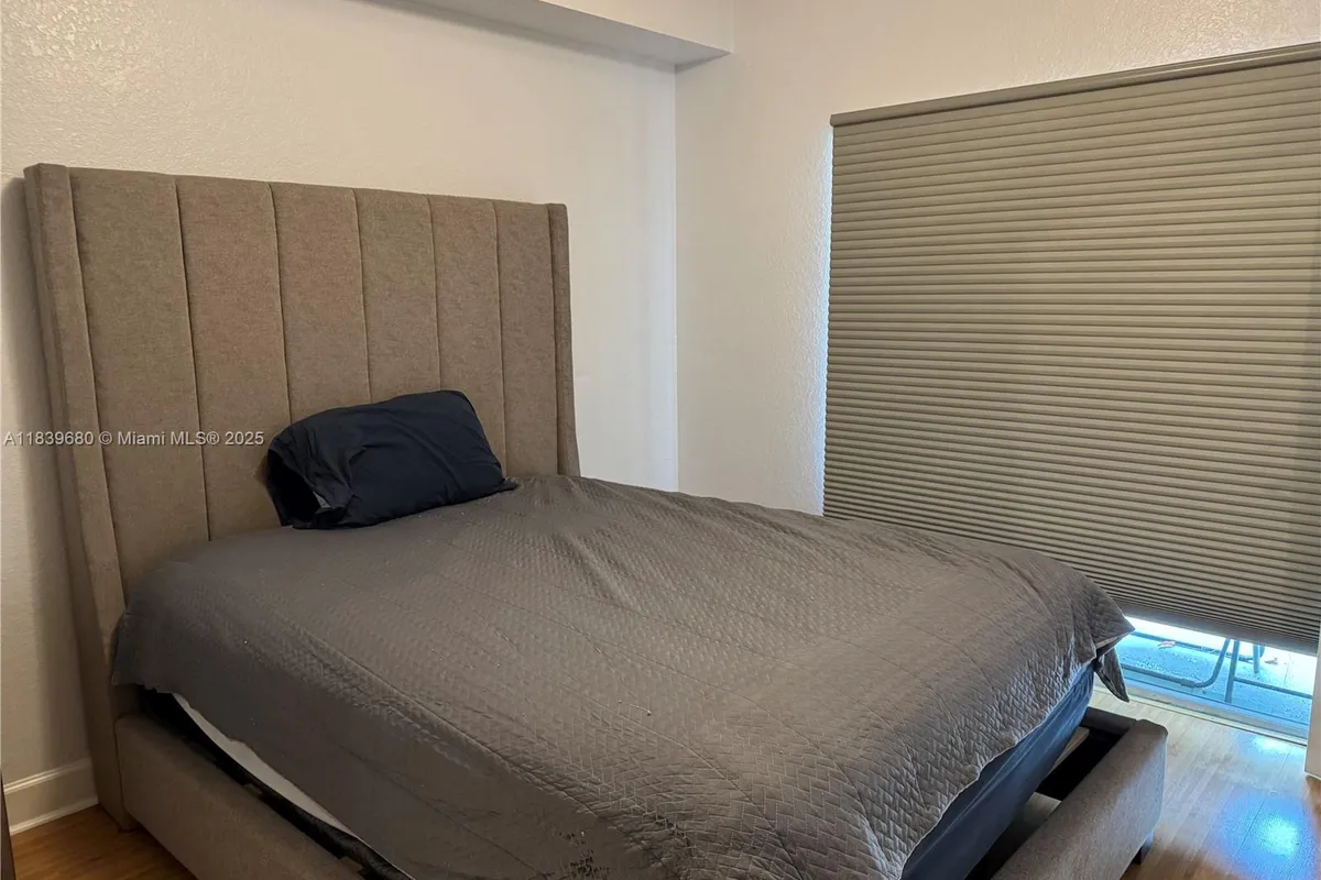 6001 SW 70th St # 304, South Miami FL 33143