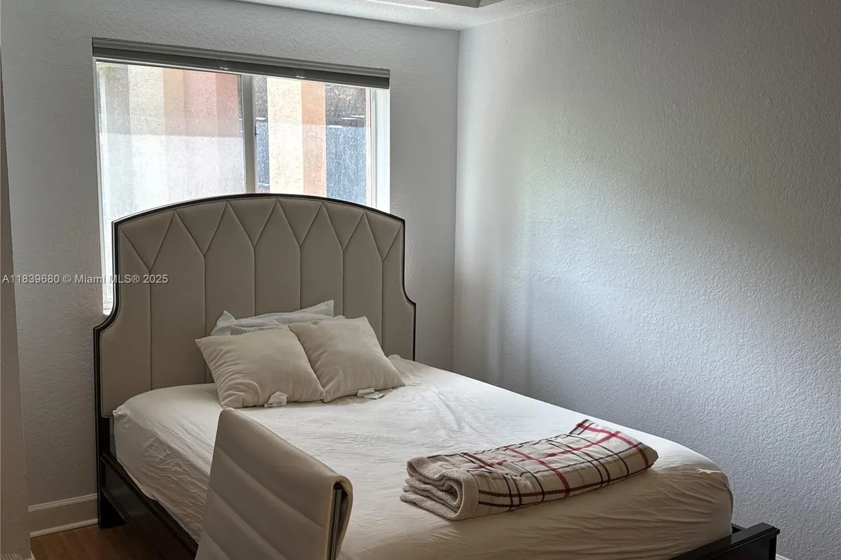 6001 SW 70th St # 304, South Miami FL 33143