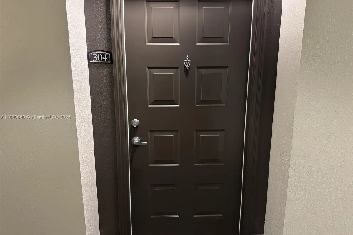 6001 SW 70th St # 304, South Miami FL 33143