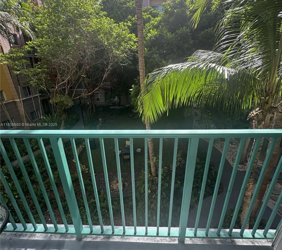 6001 SW 70th St # 304, South Miami FL 33143