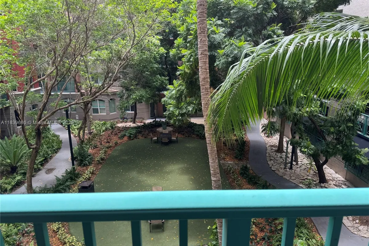 6001 SW 70th St # 304, South Miami FL 33143