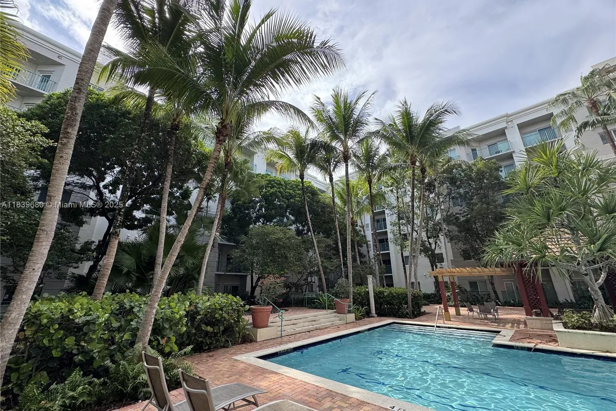 6001 SW 70th St # 304, South Miami FL 33143