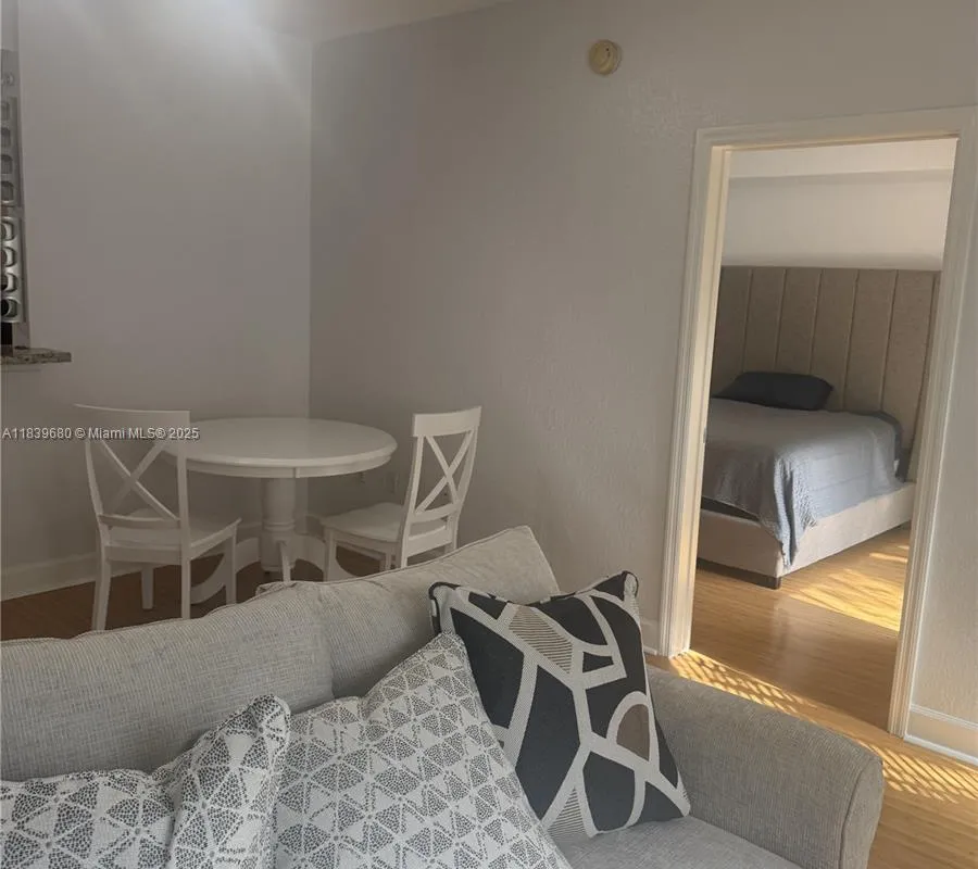 6001 SW 70th St # 304, South Miami FL 33143