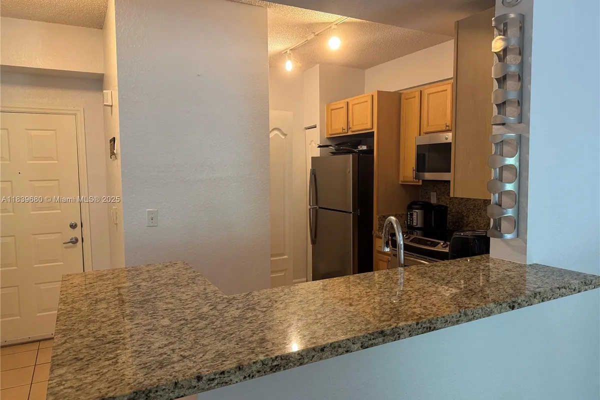 6001 SW 70th St # 304, South Miami FL 33143