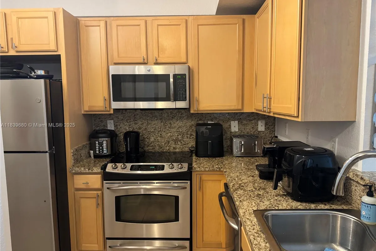 6001 SW 70th St # 304, South Miami FL 33143