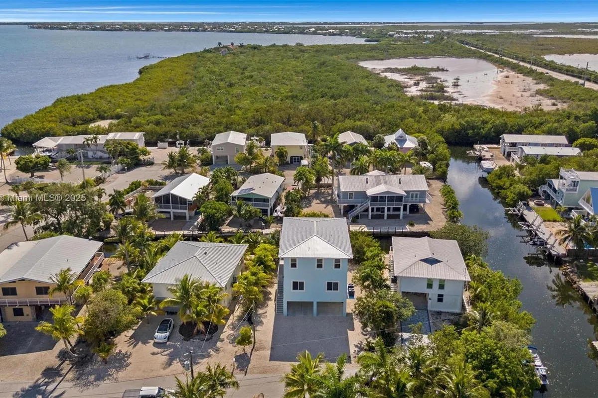 142 Peg Leg Ln, Lower Keys FL 33042