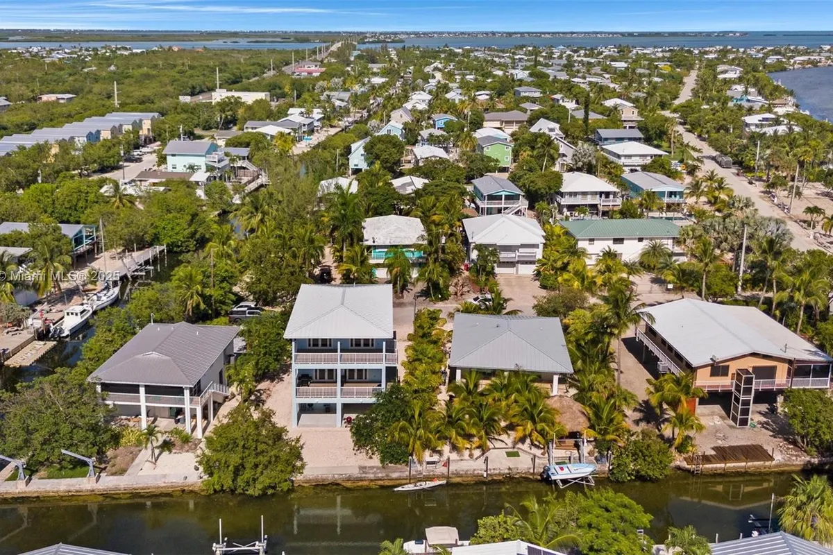 142 Peg Leg Ln, Lower Keys FL 33042