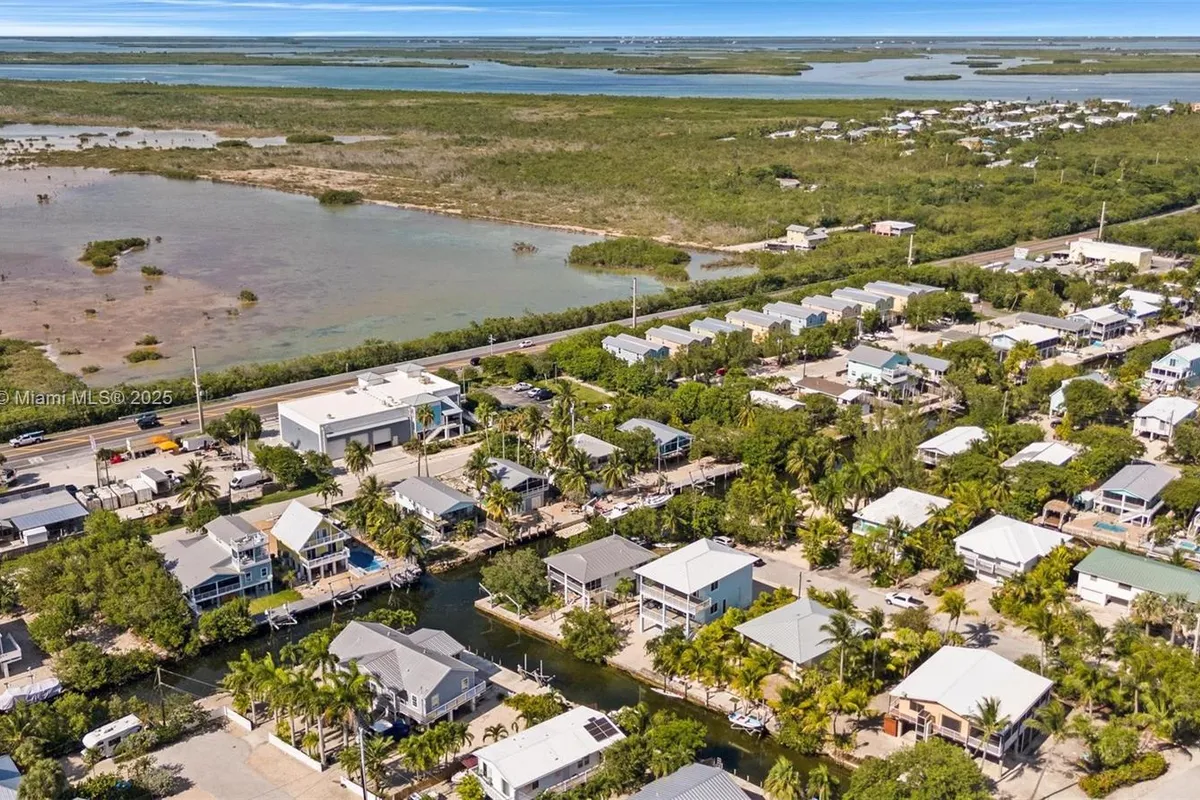 142 Peg Leg Ln, Lower Keys FL 33042