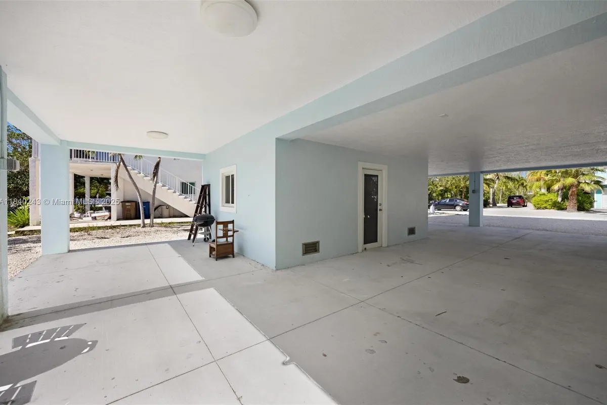 142 Peg Leg Ln, Lower Keys FL 33042