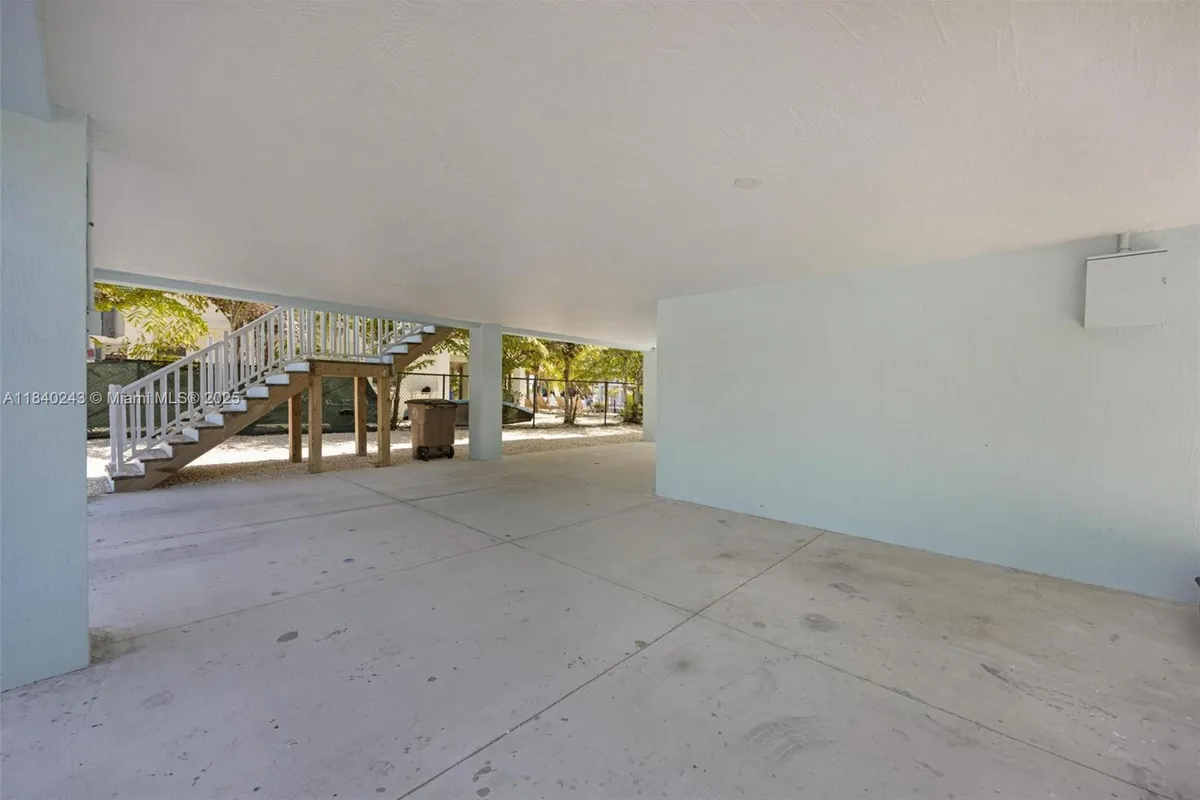 142 Peg Leg Ln, Lower Keys FL 33042