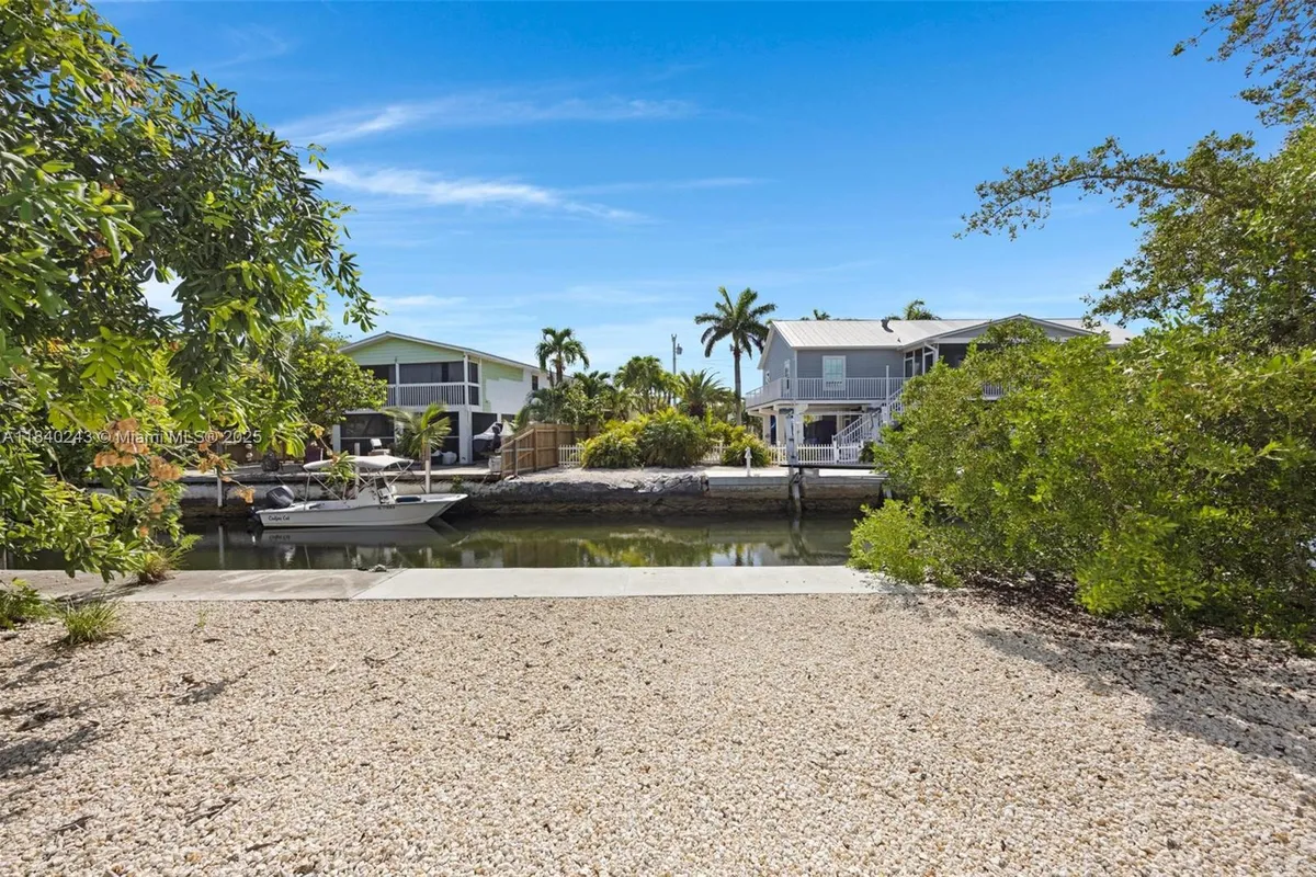 142 Peg Leg Ln, Lower Keys FL 33042