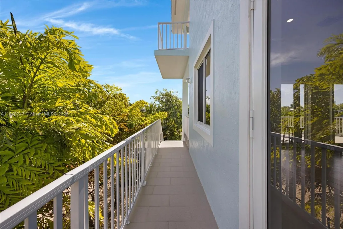 142 Peg Leg Ln, Lower Keys FL 33042