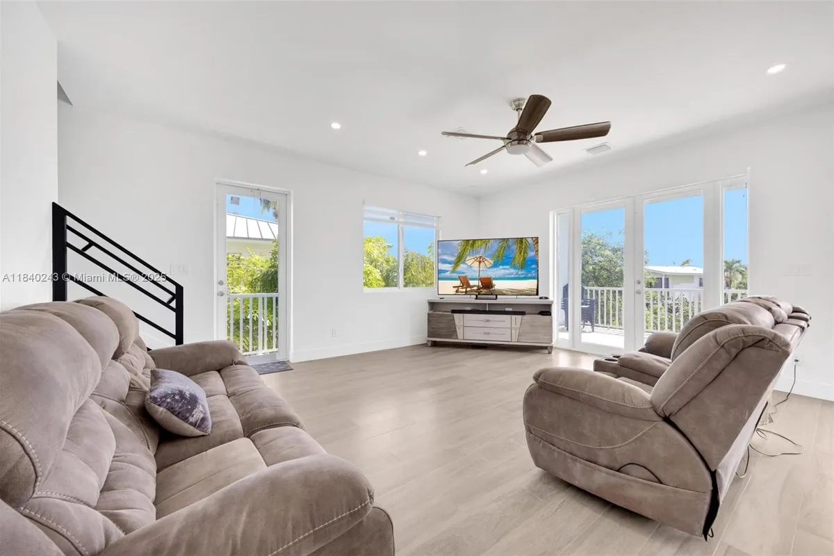 142 Peg Leg Ln, Lower Keys FL 33042