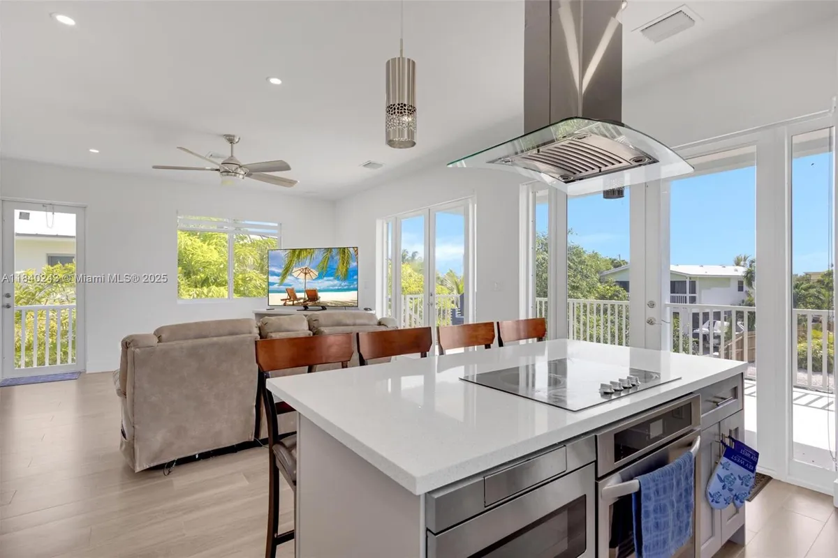 142 Peg Leg Ln, Lower Keys FL 33042