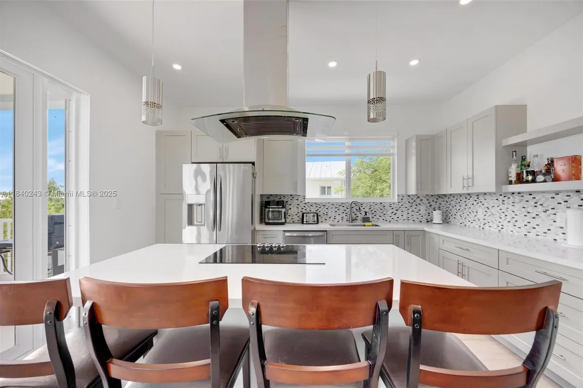 142 Peg Leg Ln, Lower Keys FL 33042