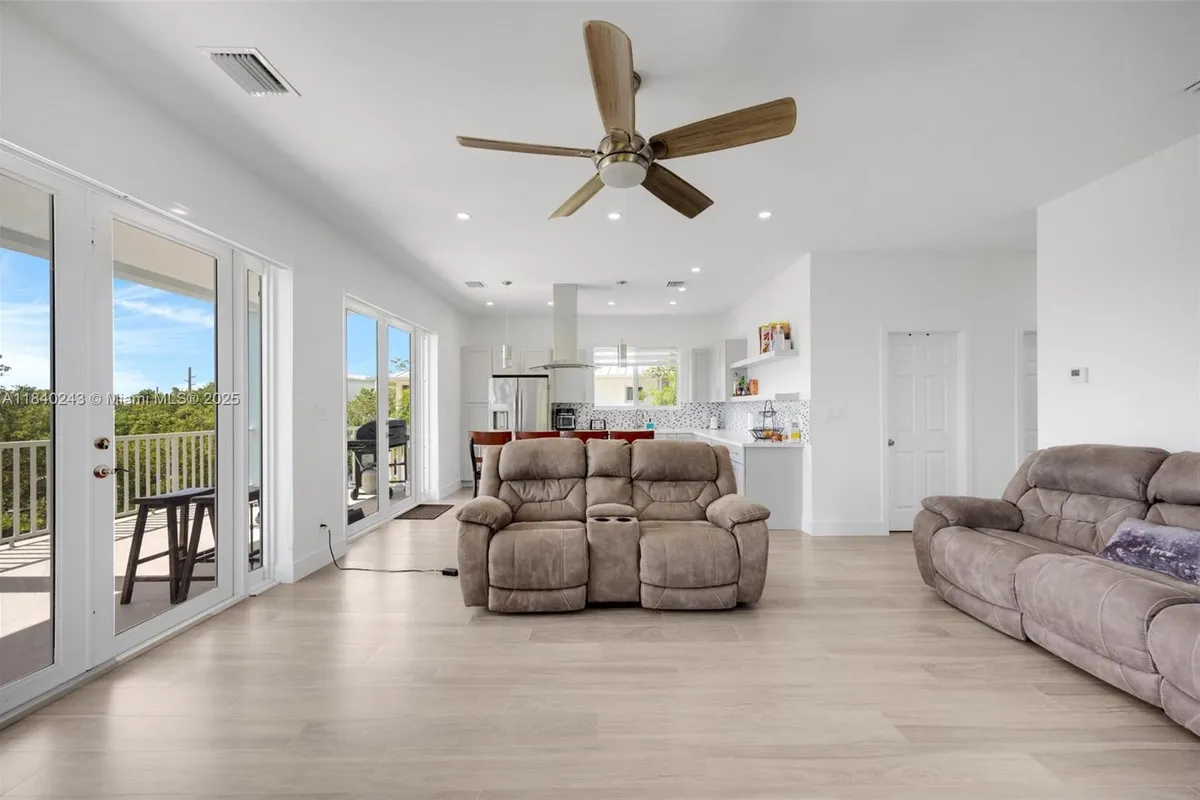 142 Peg Leg Ln, Lower Keys FL 33042