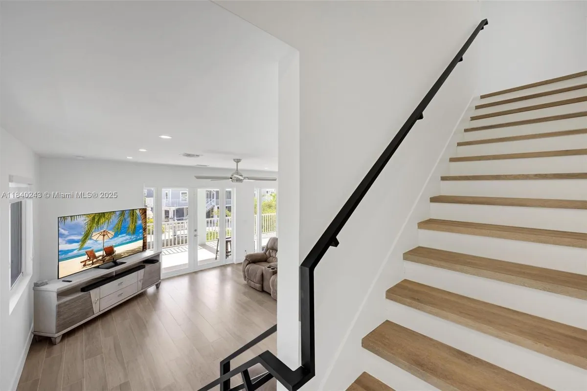 142 Peg Leg Ln, Lower Keys FL 33042