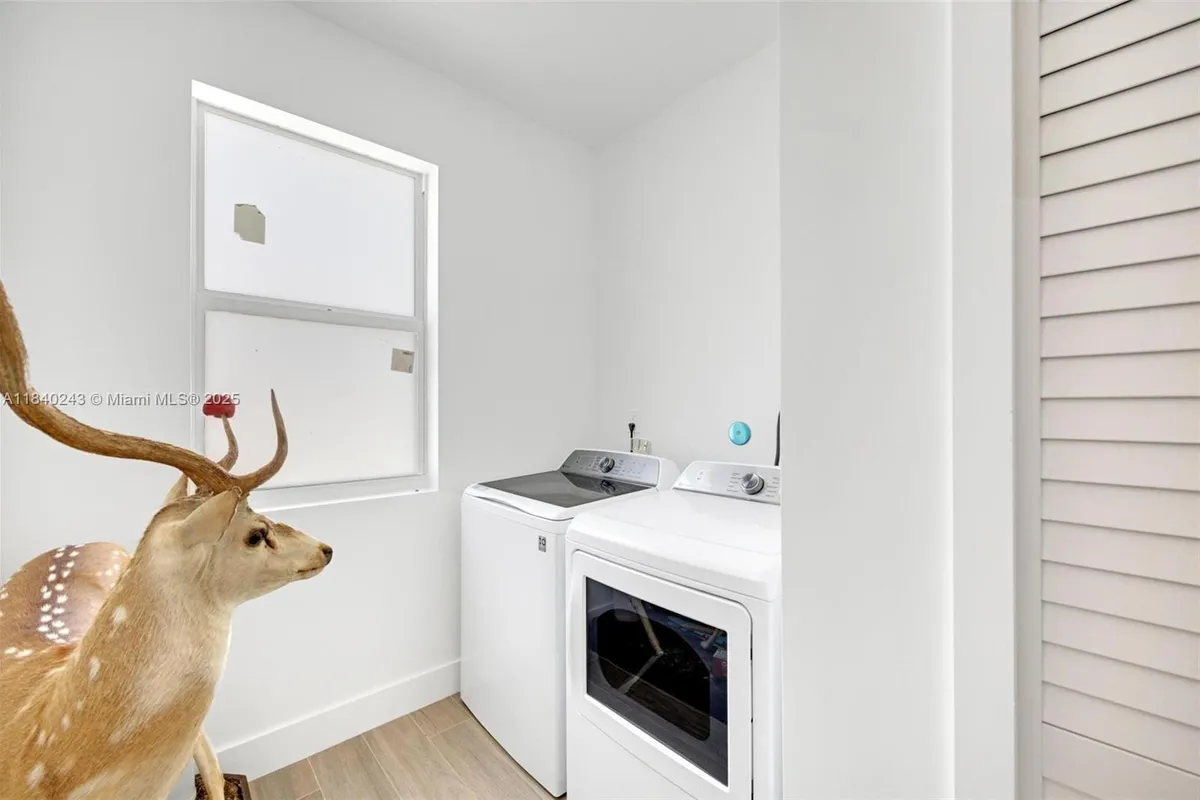 142 Peg Leg Ln, Lower Keys FL 33042