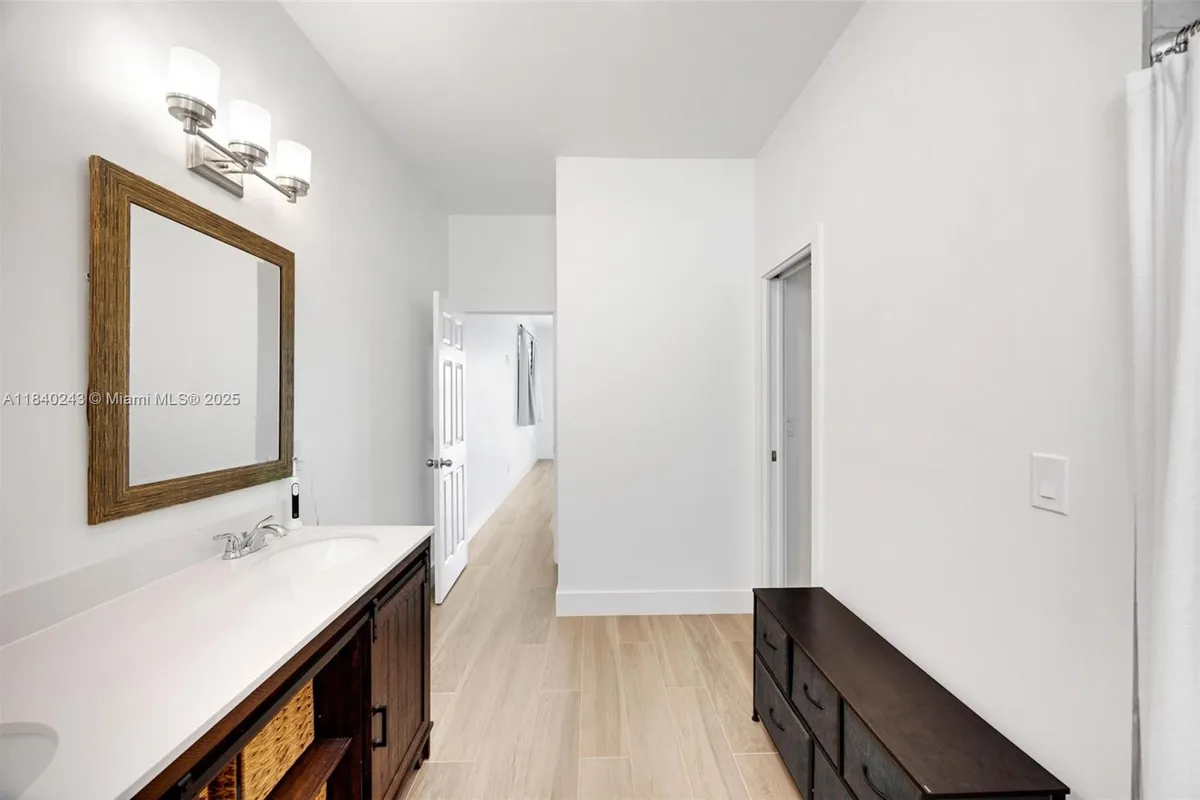 142 Peg Leg Ln, Lower Keys FL 33042