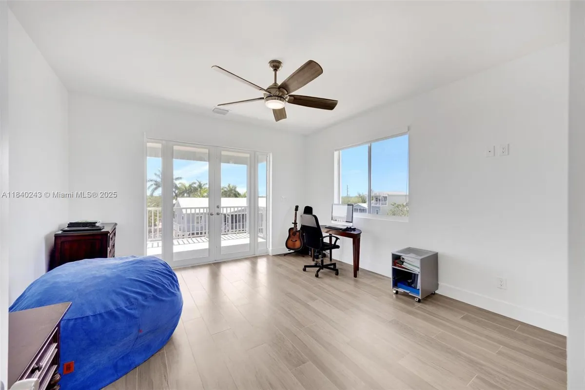 142 Peg Leg Ln, Lower Keys FL 33042