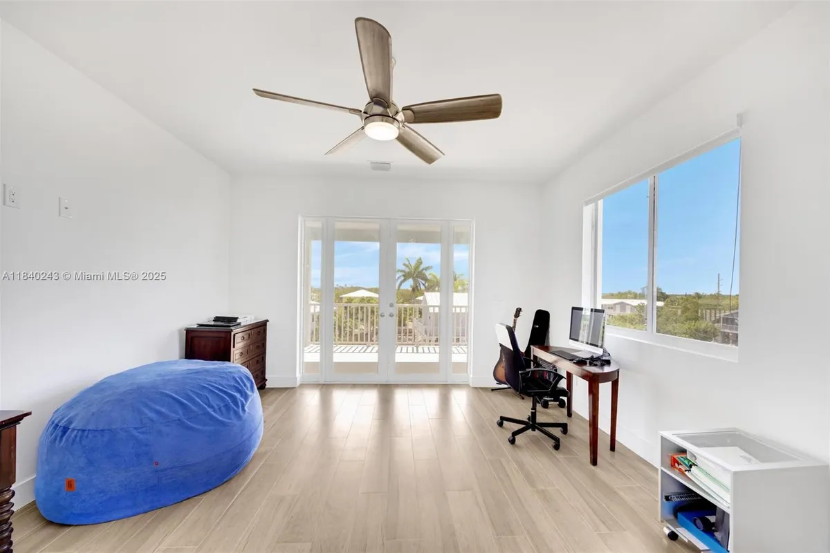 142 Peg Leg Ln, Lower Keys FL 33042