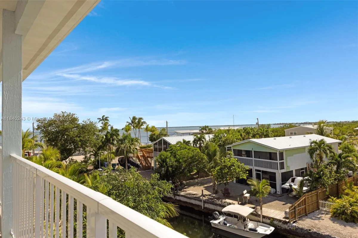 142 Peg Leg Ln, Lower Keys FL 33042